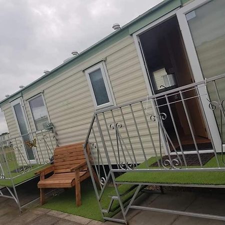 I 10 Caravan 4 Berth Chase Caravan Park Инголдмелс Экстерьер фото