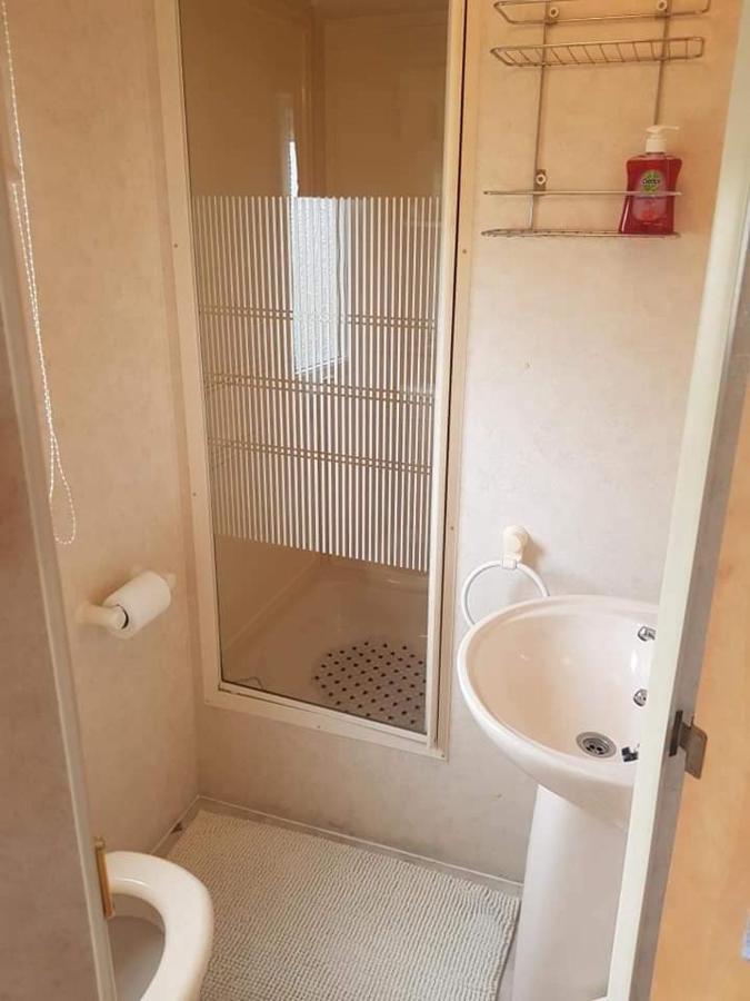 I 10 Caravan 4 Berth Chase Caravan Park Инголдмелс Экстерьер фото