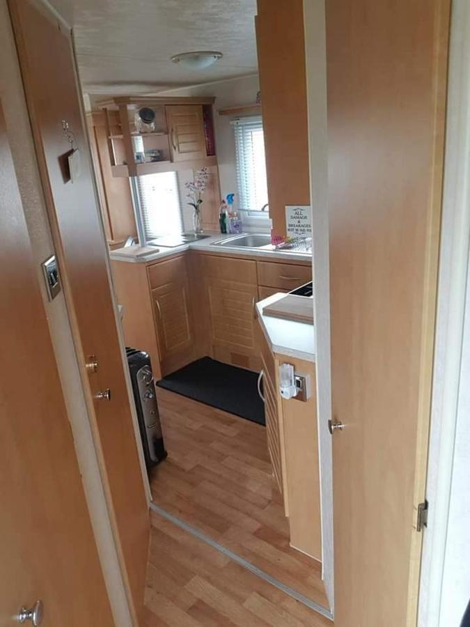 I 10 Caravan 4 Berth Chase Caravan Park Инголдмелс Экстерьер фото